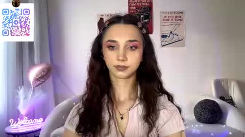 Snapshot of lilihalvorsen chatting on 06/11/26, 02:53 Lina online show from 06/11/26, 02:53