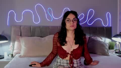 liliii_bend online show from 04/07/26, 07:58