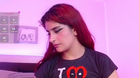 Lilith Savett online show from 02/05/25, 03:20