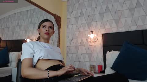 LilyJensen online show from 09/08/25, 09:25