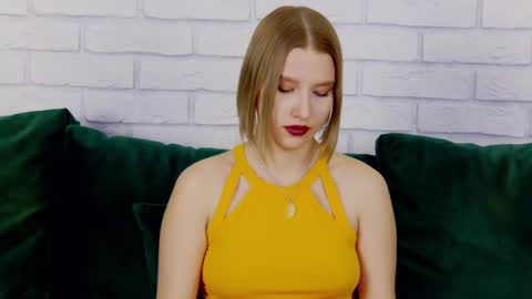 LiliLinn online show from 02/03/25, 11:20