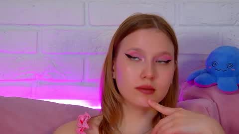 LiliLinn online show from 05/16/26, 10:36