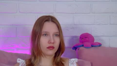 LiliLinn online show from 05/26/26, 04:30