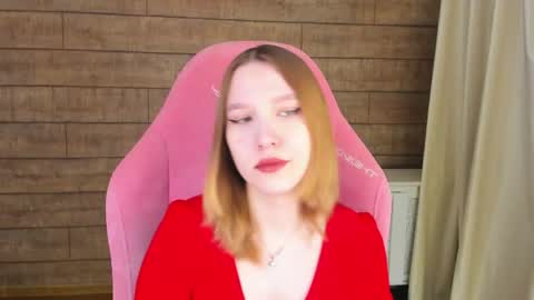Snapshot of lililinn chatting on 06/05/26, 04:30 LiliLinn online show from 06/05/26, 04:30