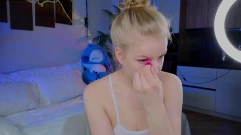 lililok101 online show from 04/17/26, 01:52