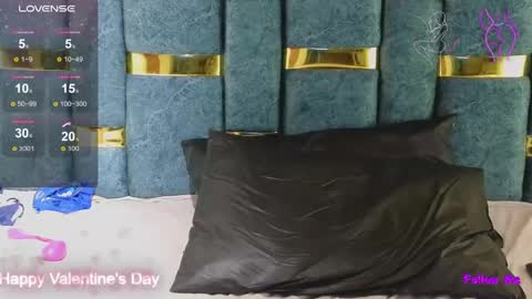 lilimini online show from 02/15/25, 11:47