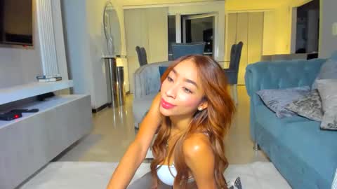 Lili  online show from 02/05/26, 12:15