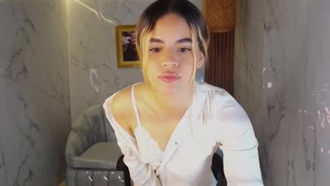 Snapshot of lilith4_s chatting on 09/18/25, 01:35 Lilith online show from 09/18/25, 01:35