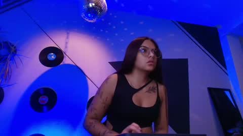 Lilith and Khloe  online show from 10/08/25, 11:30