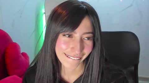 lilith cooper20 online show from 11/18/25, 11:15