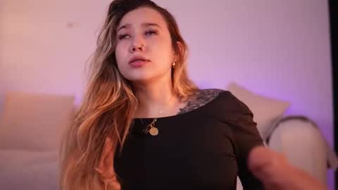 Lilith Gray online show from 12/17/25, 04:18