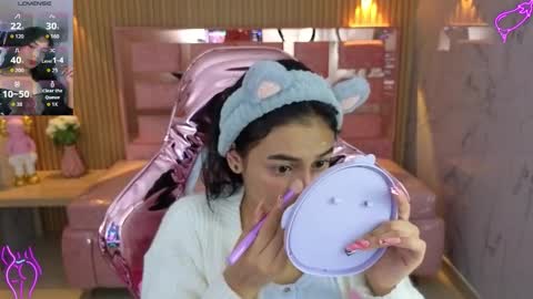 Snapshot of lilith_petit_sub chatting on 10/11/25, 04:22 Lilith online show from 10/11/25, 04:22