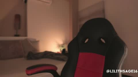 lilith_sage_ online show from 10/08/25, 11:41