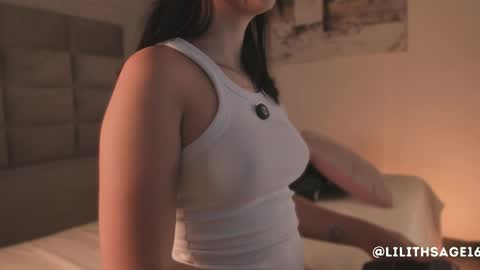 lilith_sage_ online show from 04/06/26, 07:37