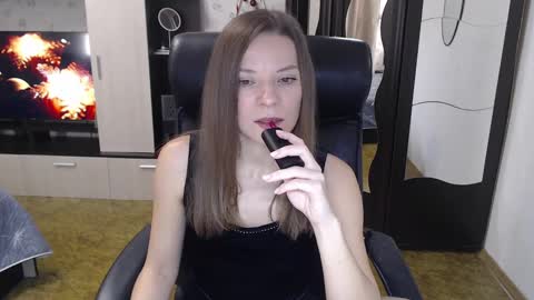 Snapshot of lilith_small21 chatting on 12/18/24, 09:25 lilith small21 online show from 12/18/24, 09:25