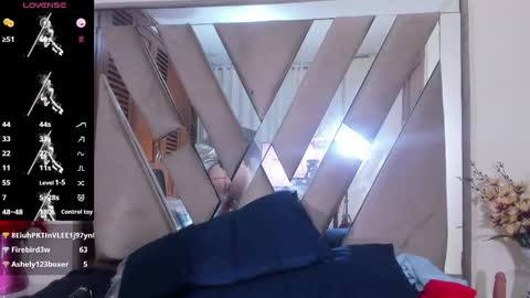 liliINDEPENDENT MODEL online show from 03/08/25, 12:33