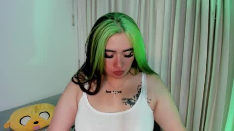 Snapshot of lilith_zenith20 chatting on 12/01/25, 04:17 Lilith online show from 12/01/25, 04:17