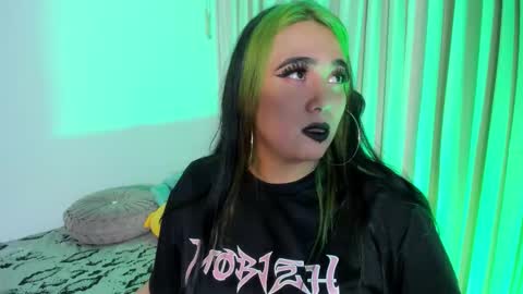 Snapshot of lilith_zenith20 chatting on 12/05/25, 04:32 Lilith online show from 12/05/25, 04:32