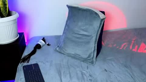 Snapshot of lilithandjacob chatting on 02/14/25, 01:34 online show from 02/14/25, 01:34