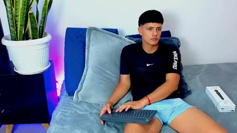 Snapshot of lilithandjacob chatting on 03/09/25, 03:43 online show from 03/09/25, 03:43