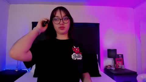 Snapshot of lilithbluum chatting on 03/25/26, 11:38 LilithBluum online show from 03/25/26, 11:38