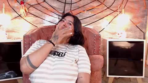 lilithcb_ online show from 10/21/25, 09:59