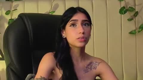 Snapshot of lilithcollins chatting on 07/31/26, 02:38 LILIKTH online show from 07/31/26, 02:38