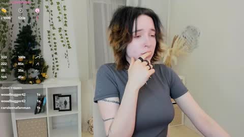 Snapshot of lilithlunna chatting on 12/29/24, 01:56 Lilith online show from 12/29/24, 01:56