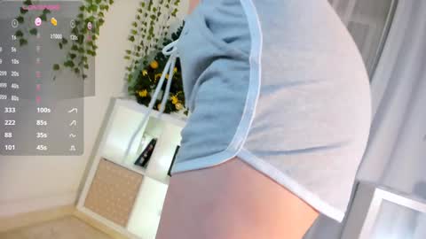 Snapshot of lilithlunna chatting on 01/05/25, 01:13 Lilith online show from 01/05/25, 01:13