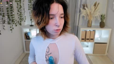 Snapshot of lilithlunna chatting on 01/26/25, 01:41 Lilith online show from 01/26/25, 01:41