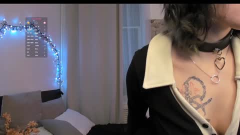 Snapshot of lilithlunna chatting on 02/02/25, 04:48 Lilith online show from 02/02/25, 04:48