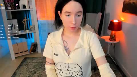 Snapshot of lilithlunna chatting on 10/17/25, 12:41 Lilith online show from 10/17/25, 12:41