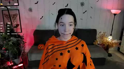 Snapshot of lilithlunna chatting on 10/30/25, 06:08 Lilith online show from 10/30/25, 06:08