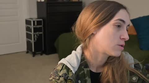 Snapshot of lilithoftrees chatting on 12/27/24, 04:54 L online show from 12/27/24, 04:54