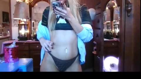 Lilithohfish online show from 10/23/25, 02:05