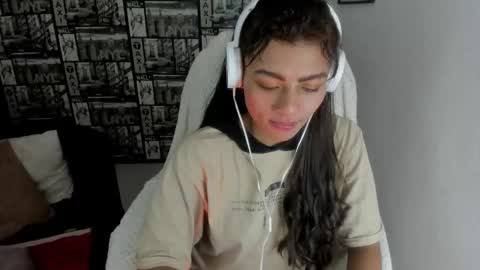 Snapshot of lilithsabeth chatting on 02/13/25, 03:39 lilithsabeth online show from 02/13/25, 03:39