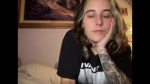 lilldaddysgirl online show from 12/19/25, 05:03