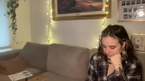 lilldaddysgirl online show from 12/21/25, 05:20