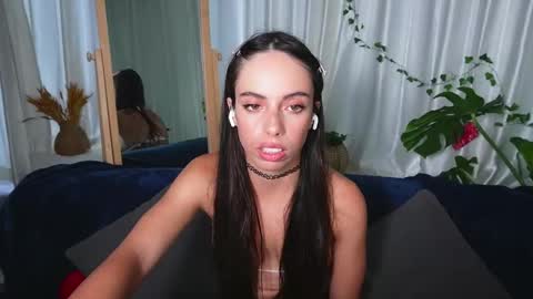 Lill Dayna online show from 11/17/25, 08:53