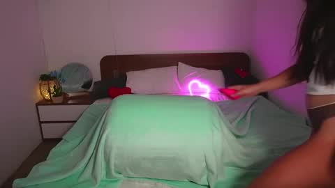 Lill Dayna online show from 11/29/25, 11:02