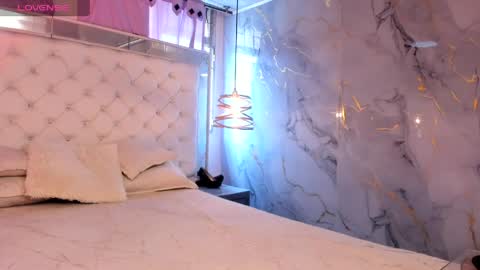 lill_kims online show from 06/03/26, 01:46