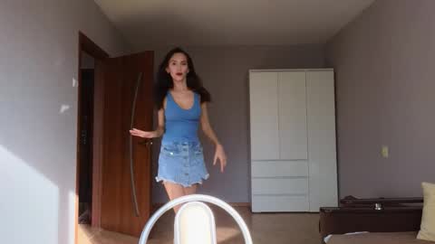 Lillian online show from 10/05/25, 05:17