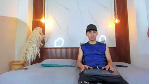 lillian_lee1 online show from 06/17/26, 05:47