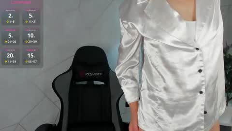 lillian_white1 online show from 09/10/25, 12:10