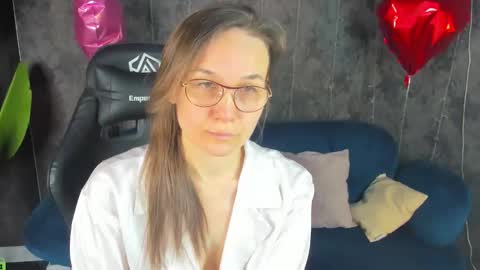 lillian_white1 online show from 03/02/26, 12:57