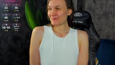 lillian_white1 online show from 04/04/26, 01:04