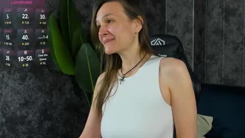 lillian_white1 online show from 05/23/26, 12:49