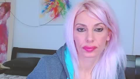 Lara online show from 02/11/25, 11:12