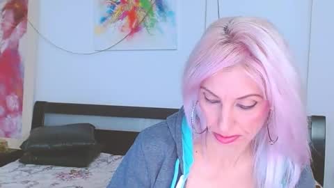 Lara online show from 02/13/25, 10:33