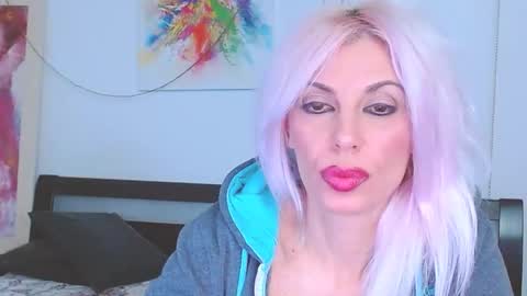 Lara online show from 02/15/25, 09:15